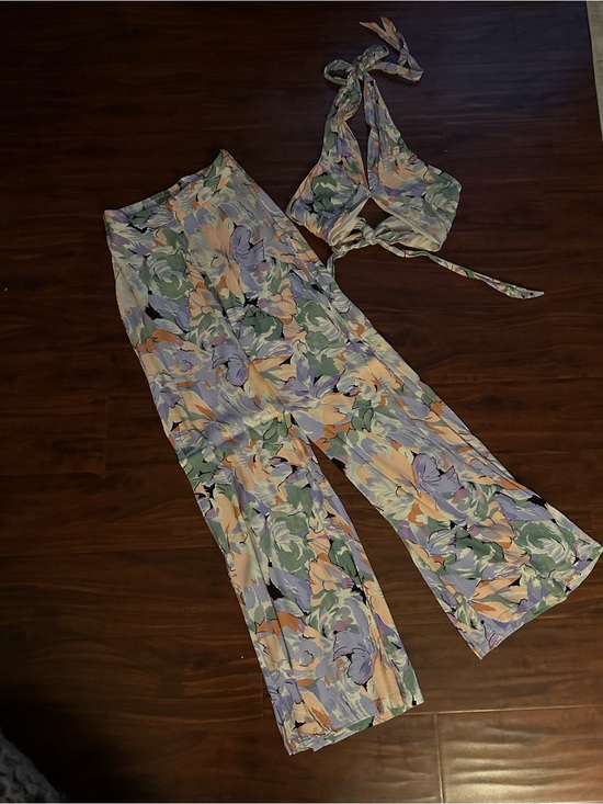 Lulus Pants - Lulu's Pastel Floral Wide-Leg Pants with Matching Halter Top